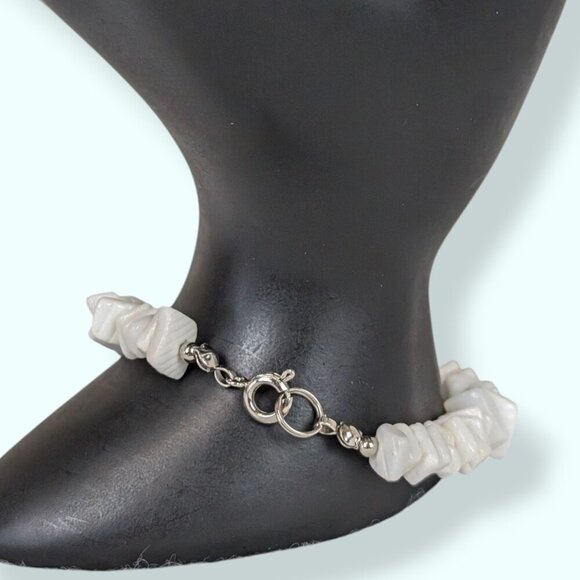 (2/$20) V. White Shell Beaded Bracelet - Picture 3 of 4